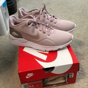 Particle rose Nike LD Runner